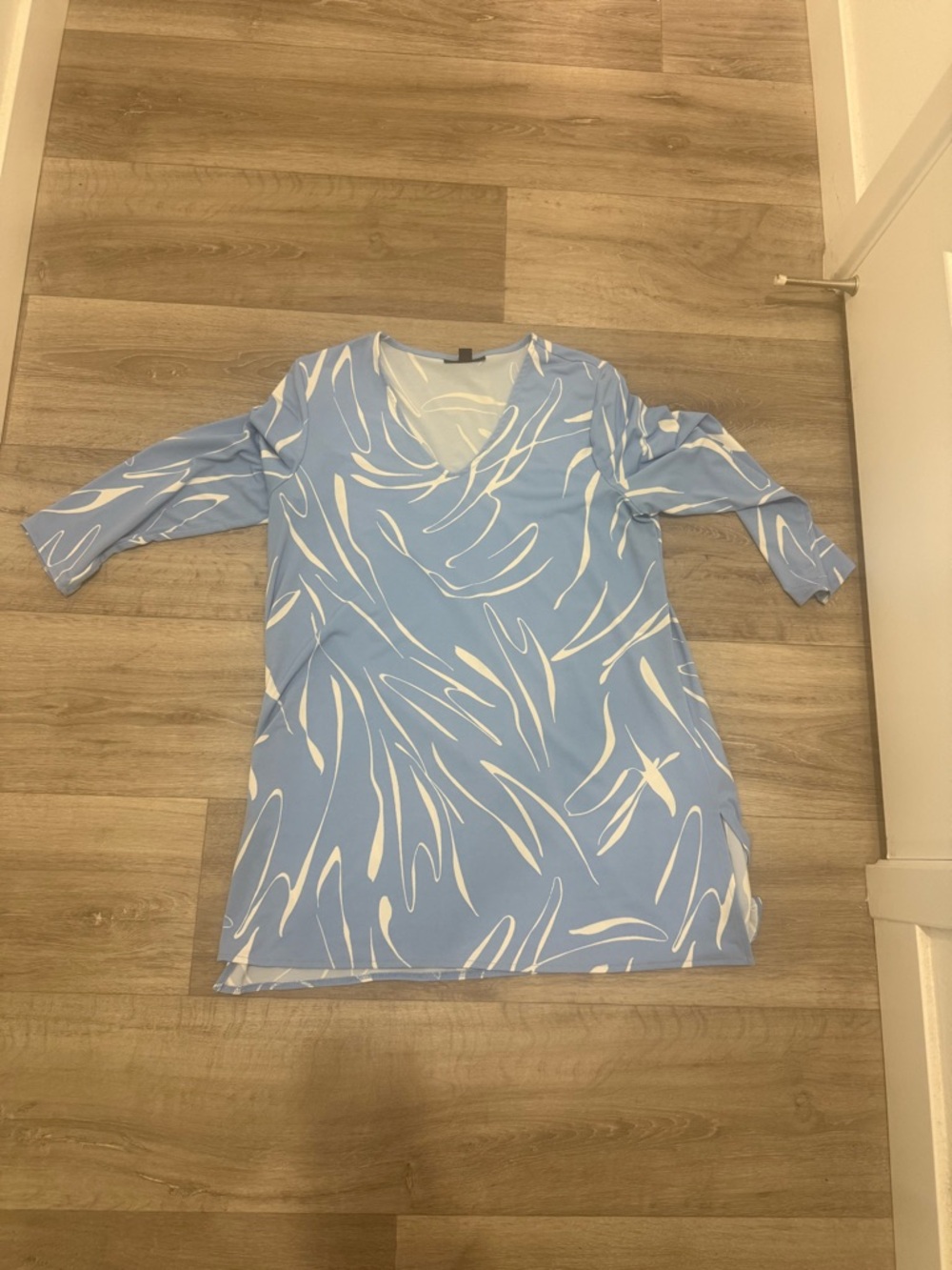 Light Blue & White Abstract V-Neck long shirt
